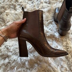 NWOB Steve Madden Akori Croc Heel Leather Boots